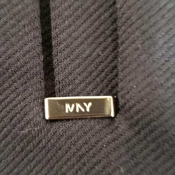 Marc New York by Andrew Marc. NWT.  Slim Ankle Lenght Pants. Size 12. - Picture 7 of 12